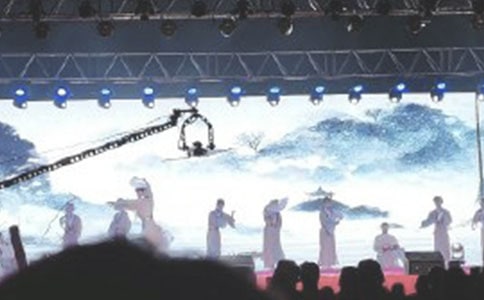 啞劇表演對(duì)對(duì)碰作文