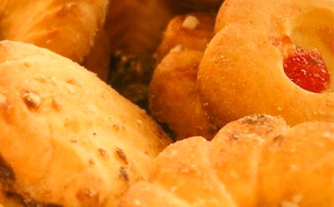 擠眉弄眼吃餅干作文