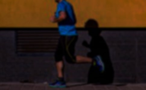 八年級(jí)體育中長(zhǎng)跑教案