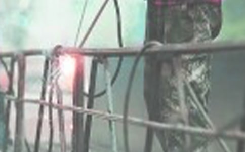 �Ї�(gu��)���Ӆf(xi��)��(hu��)2004�깤�����Y(ji��)