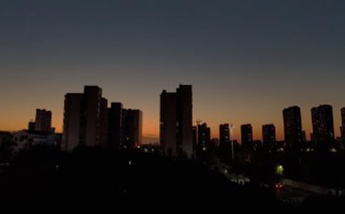 黑夜中的“怪物”作文