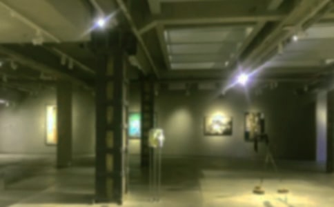 ���^����չ����