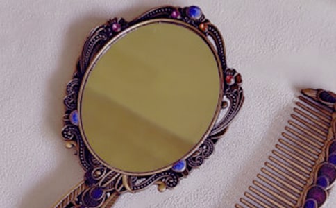 鏡子中的自己高三作文