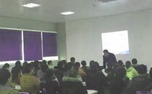 ���L��Ƹ�������