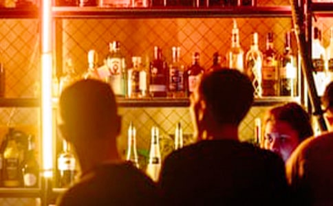 �ư������