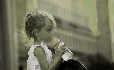 �DŮ��ͯ�������Y