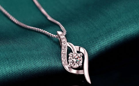 形容項(xiàng)鏈漂亮的句子140句