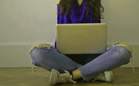 女生社交禮儀的坐姿有哪些